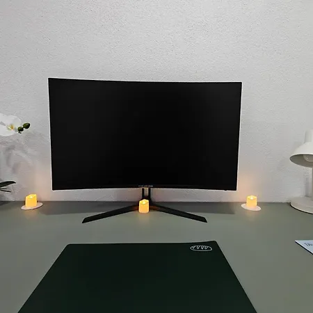 Modern Neuburg N - Neu - 3 Zimmer, Stellplatz, Ausgestattet, Kueche, 4 Tv, Wi-fi 아파트 *