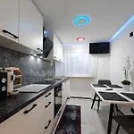 Modern Neuburg N - Neu - 3 Zimmer, Stellplatz, Ausgestattet, Kueche, 4 Tv, Wi-fi 公寓 *