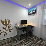 Modern Neuburg N - Neu - 3 Zimmer, Stellplatz, Ausgestattet, Kueche, 4 Tv, Wi-fi 公寓 *