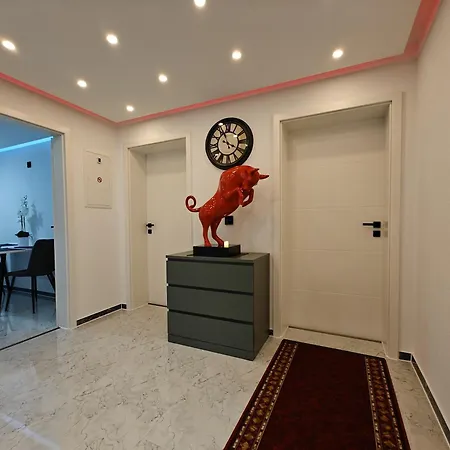 Modern Neuburg N - Neu - 3 Zimmer, Stellplatz, Ausgestattet, Kueche, 4 Tv, Wi-fi *