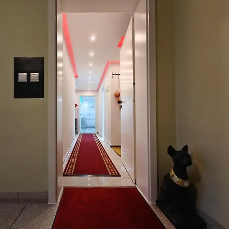 Modern Neuburg N - Neu - 3 Zimmer, Stellplatz, Ausgestattet, Kueche, 4 Tv, Wi-fi *